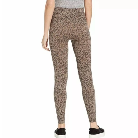 SPANX Look at Me Now Seamless Animal Print Leggings Sz Medium Brown Black FL3515 - Picture 2 of 10